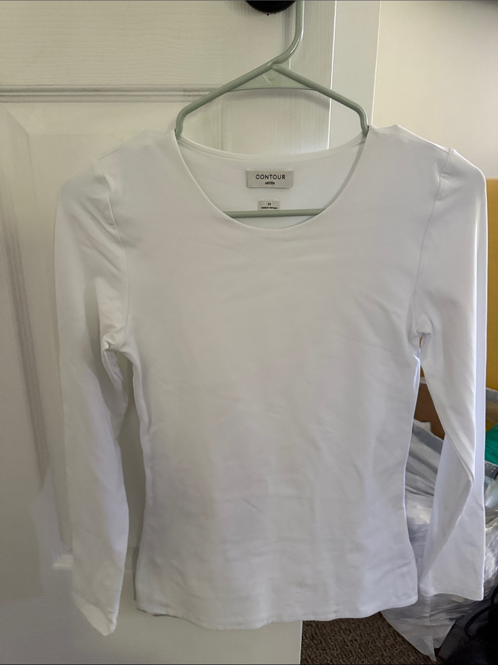 Aritzia CONTOUR White Long Sleeve Crew Neck Top